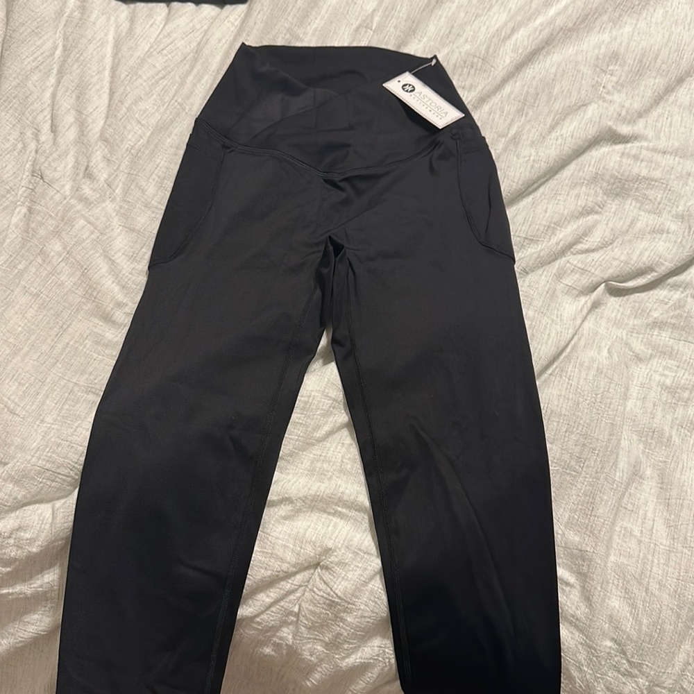 Astoria activewear black leggings